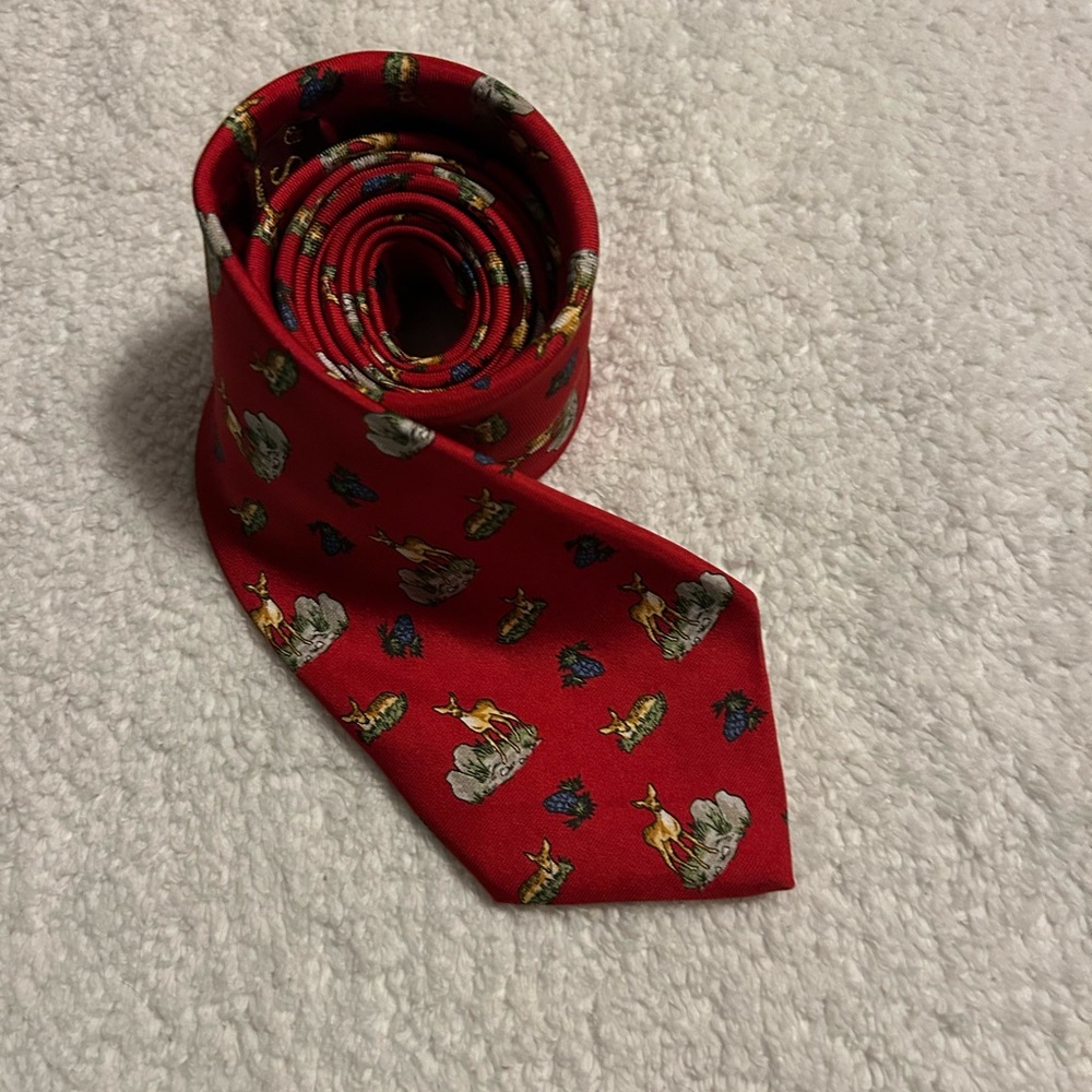 Silko 100% Silk Red Patterned Necktie deer wildlife Made In Italy